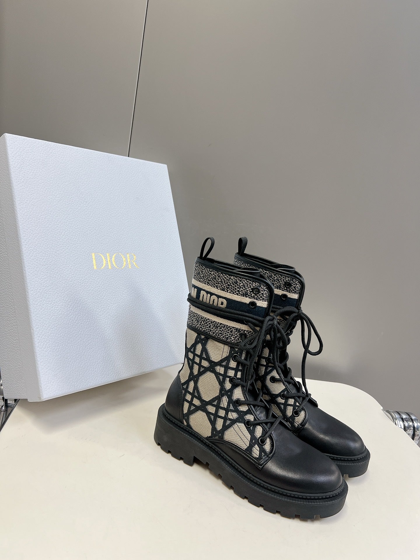 DIOR D MAJOR BOOTS BLACK AND BEIGE