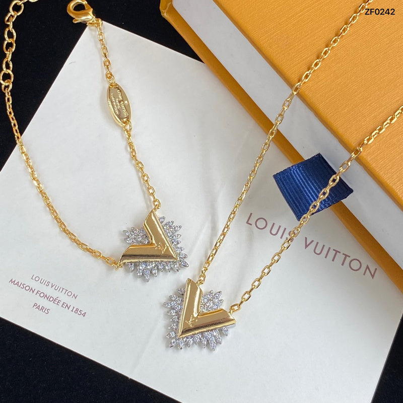 Combo New Arrival LV Necklaces 110