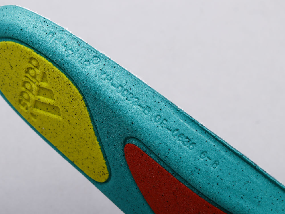 LW - Yzy 700 Inertia 2.0 Sneaker