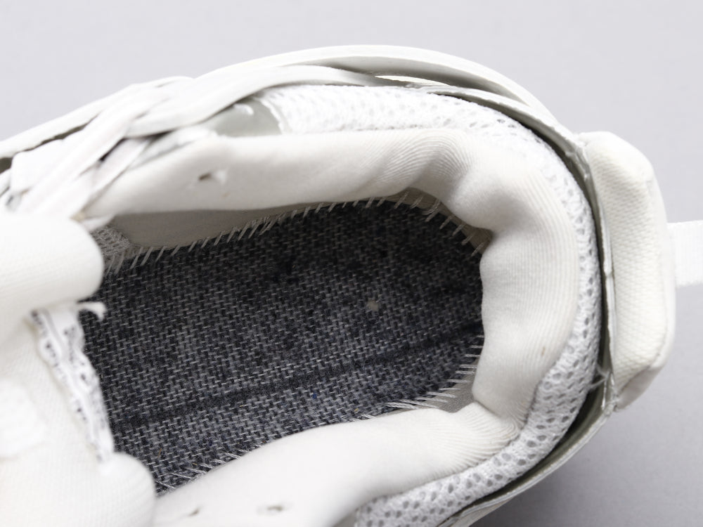 LW - Bla Track Three Generations White Sneaker