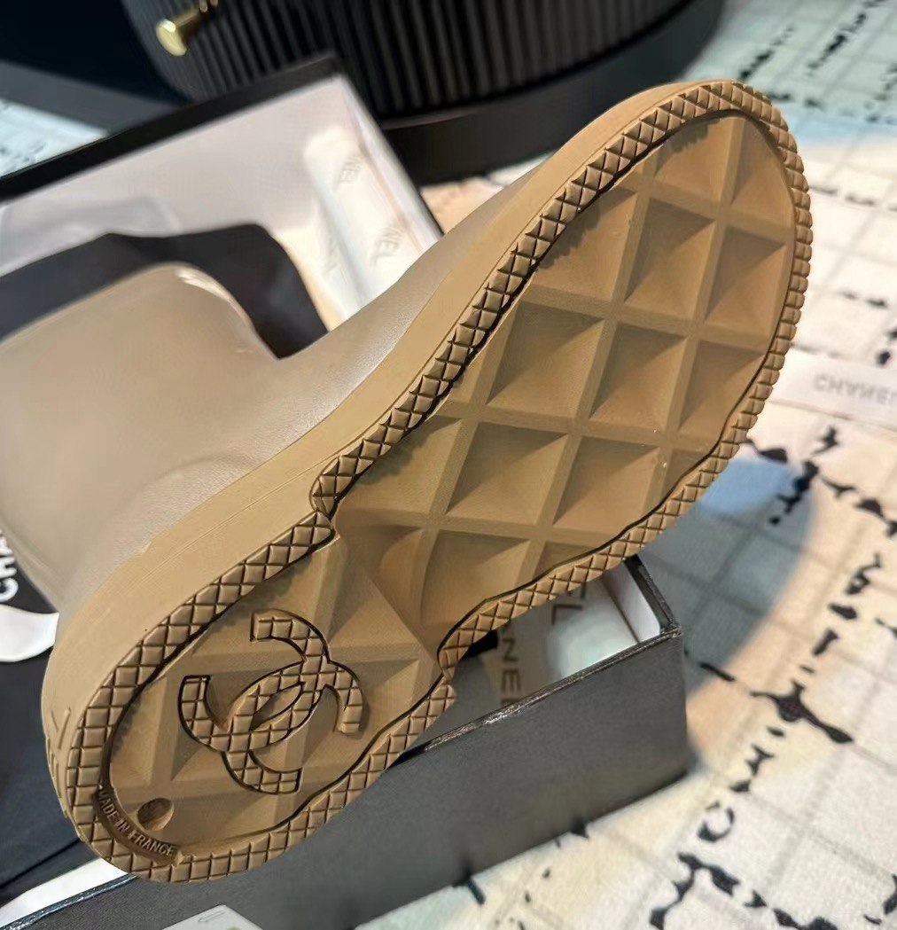 CHANEL RUBBER RAIN BOOTS BEIGE G39620 X56326 0Q304
