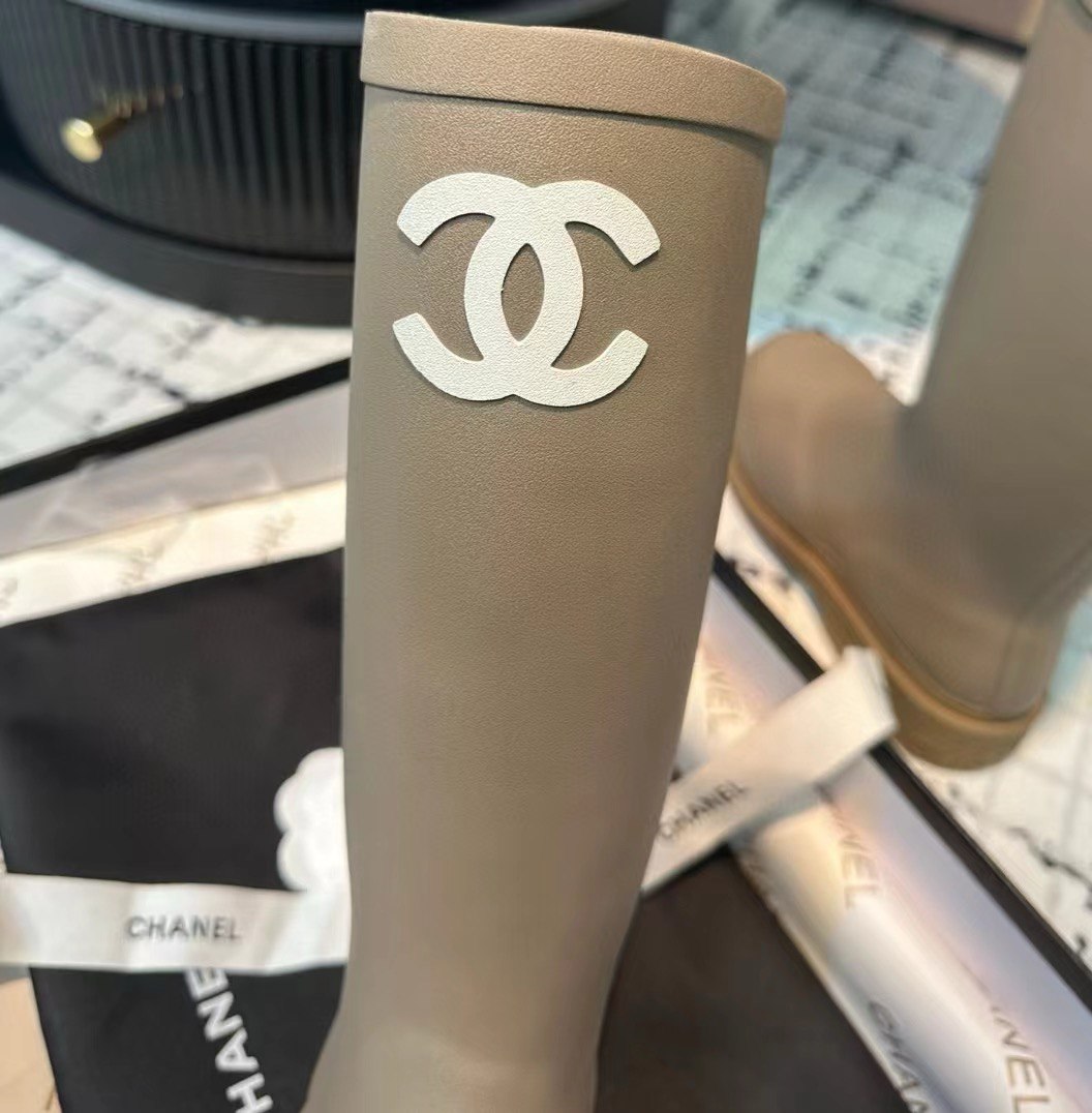CHANEL RUBBER RAIN BOOTS BEIGE G39620 X56326 0Q304