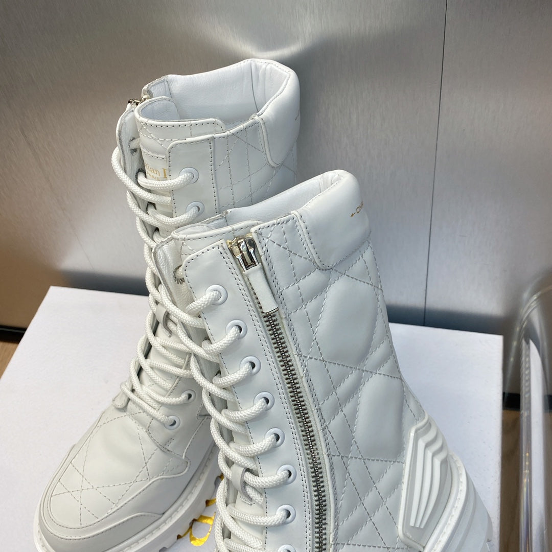 DIOR D LEADER ANKLE BOOT WHITE KDI733CQC S03W
