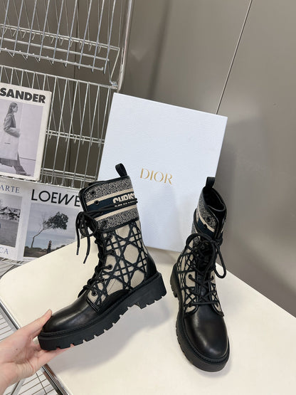 DIOR D MAJOR BOOTS BLACK AND BEIGE