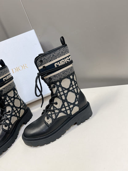 DIOR D MAJOR BOOTS BLACK AND BEIGE