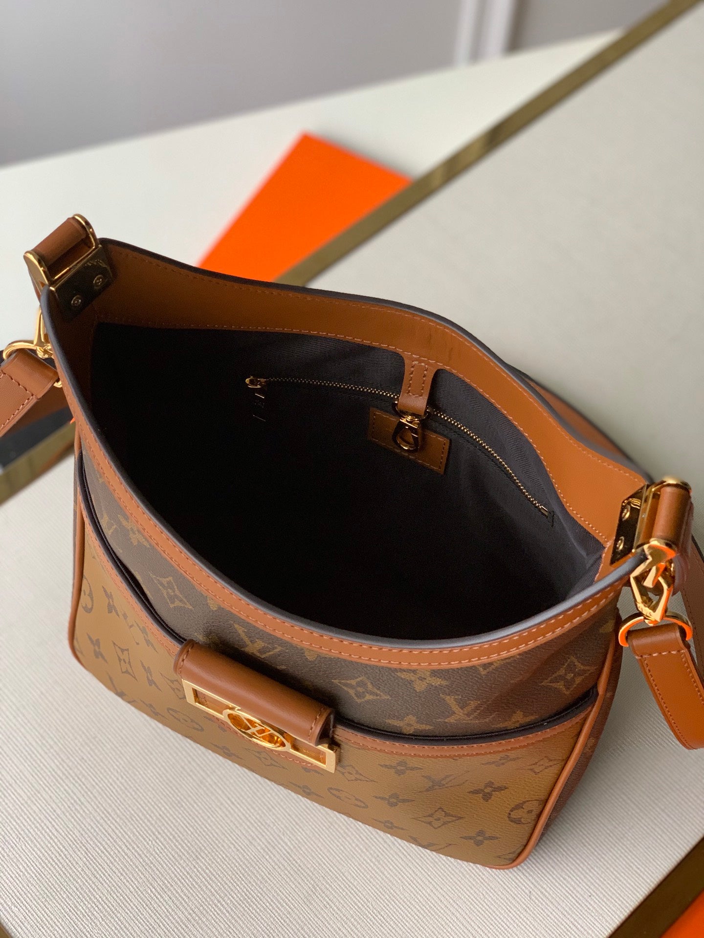 Elite Carryalls