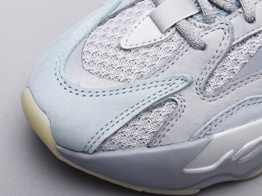 LW - Yzy 700 Inertia 2.0 Sneaker