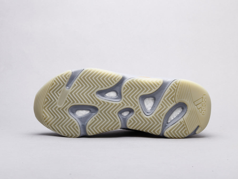 LW - Yzy 700 Inertia 2.0 Sneaker