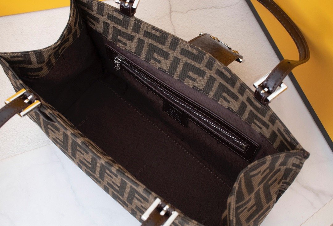 LW - Luxury Handbags FEI 022