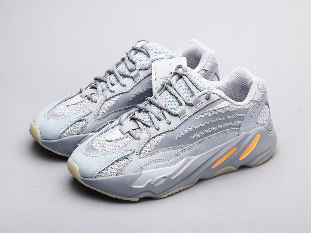 LW - Yzy 700 Inertia 2.0 Sneaker