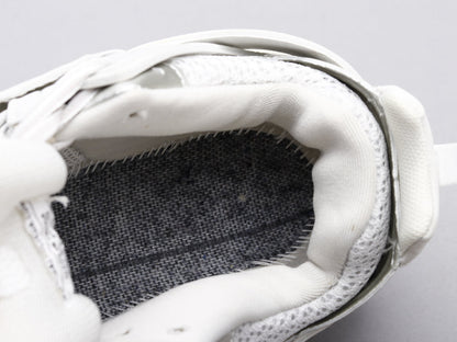 LW - Bla Track Three Generations White Sneaker